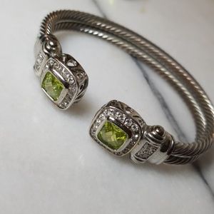 Braided cable cuff w green gemstone